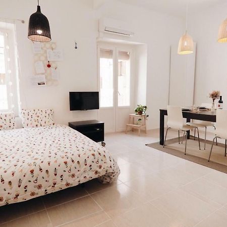 Amparito Apartment - Casc Antic Tarragona Exterior photo